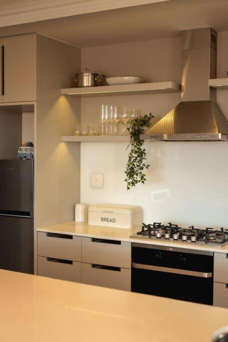 Hermanus Waterfront, Ocean Deluxe - Apartment 2 Buitenkant foto