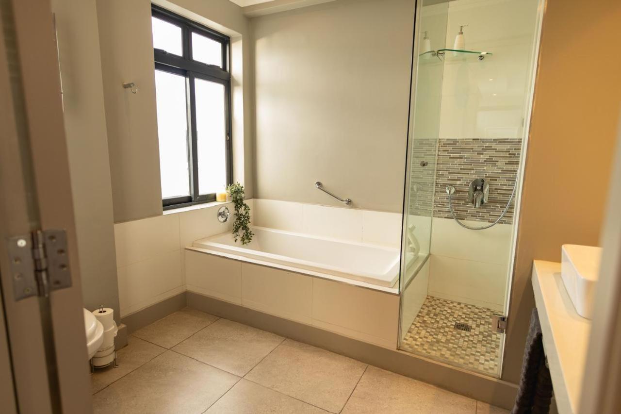 Hermanus Waterfront, Ocean Deluxe - Apartment 2 Buitenkant foto